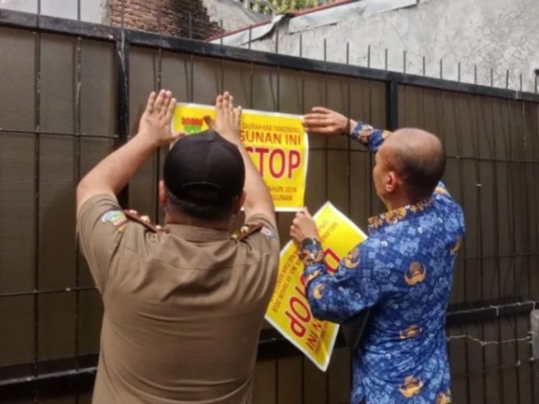 Muslims Reject Christian Prayer House in Indonesia 