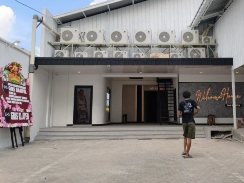 Islamic Extremists Disrupt Church Services in Indonesia